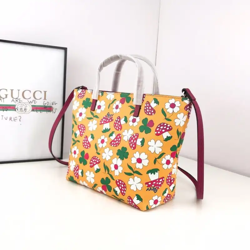 G*u*i bags 19b57g0107