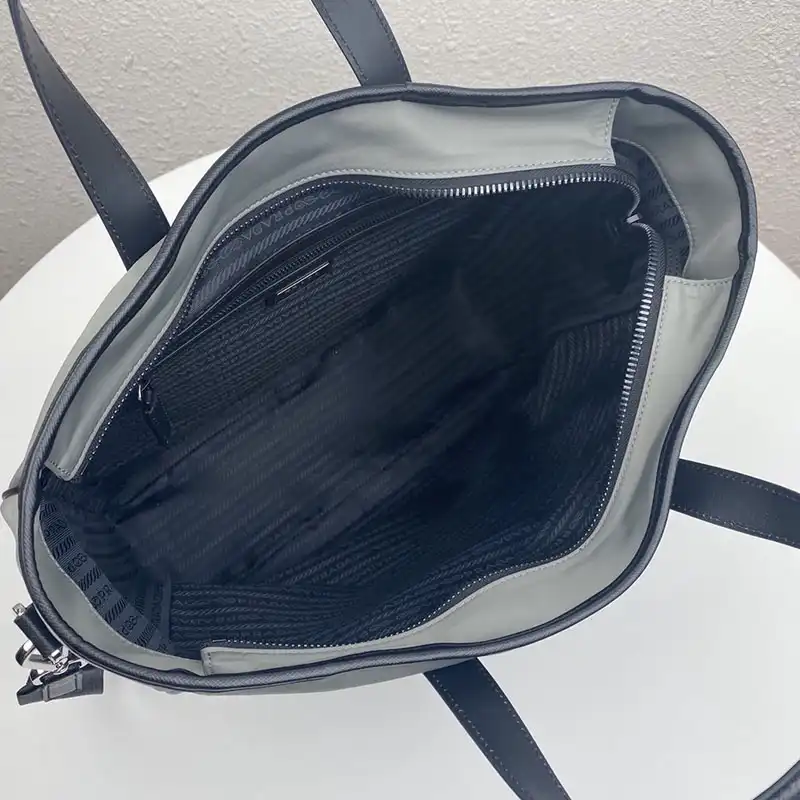 Pra*a bags 208b570115