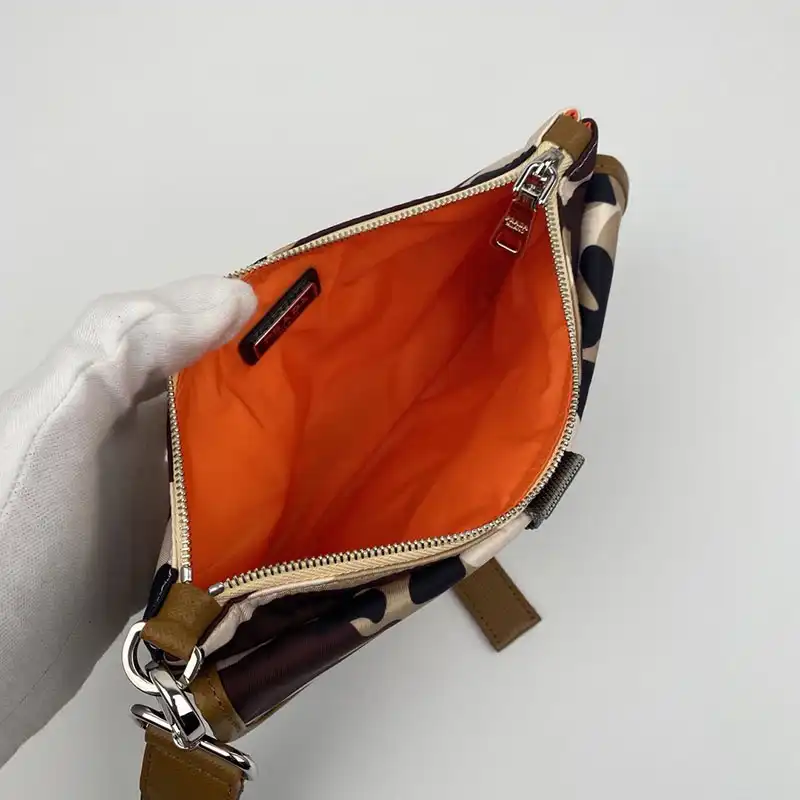 Pra*a bags 208b570117