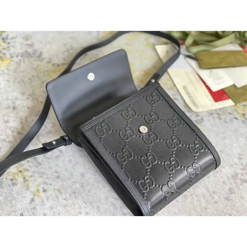 G*u*i bag 2110dj0037