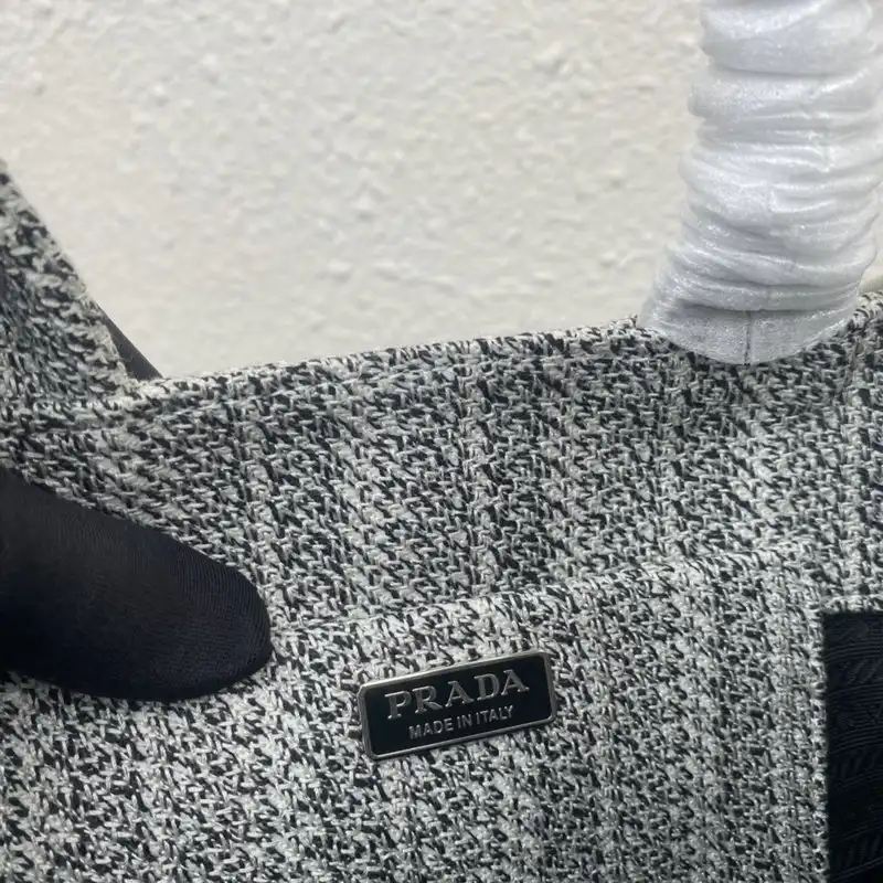 Pra*a bag 2209yz0089