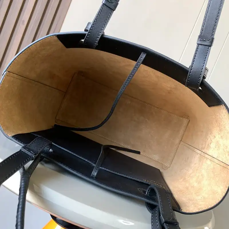 L0ew* bags 2401ya0158