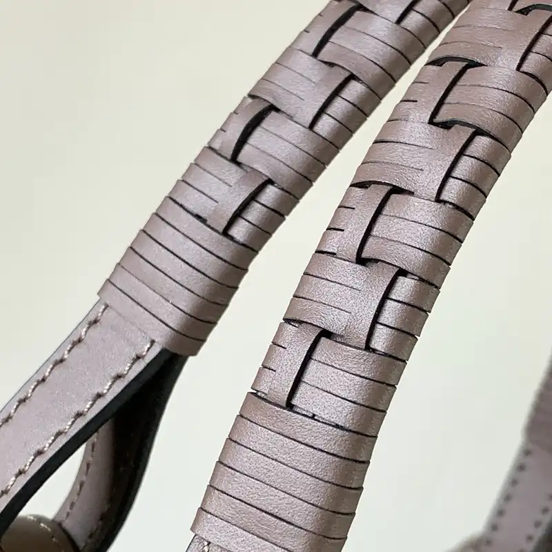 L0ew* bags 2401ya0160