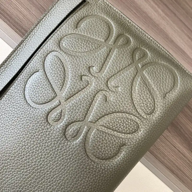 L0ew* bags 2406ya0160