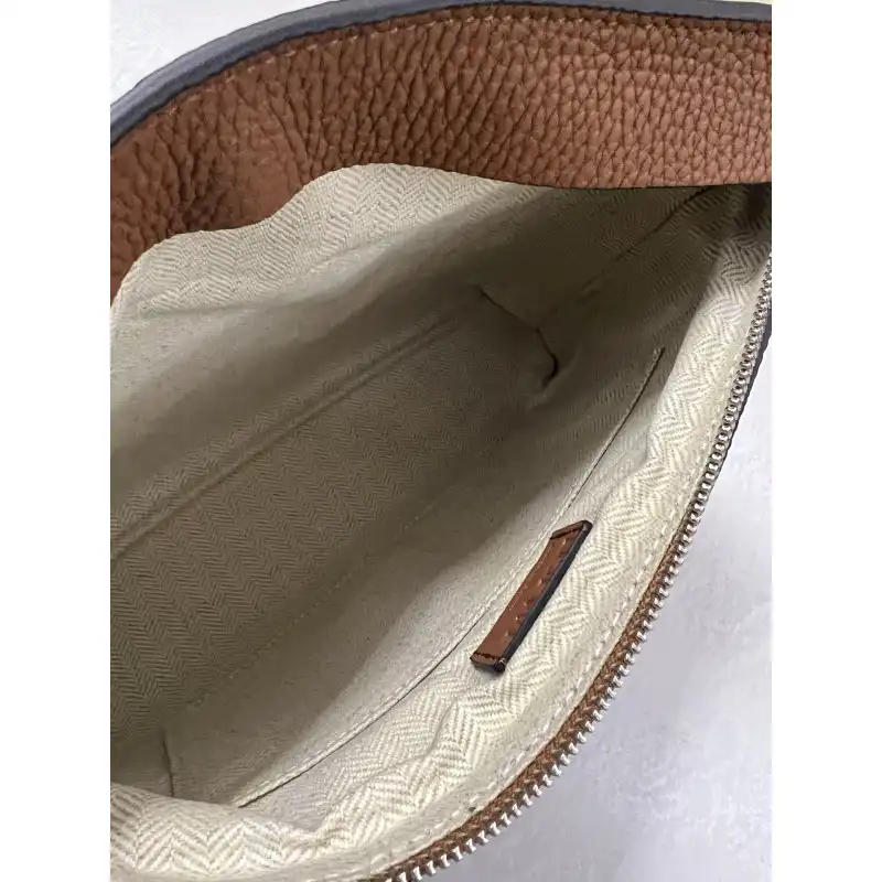 L0ew* bags 2406ya0162