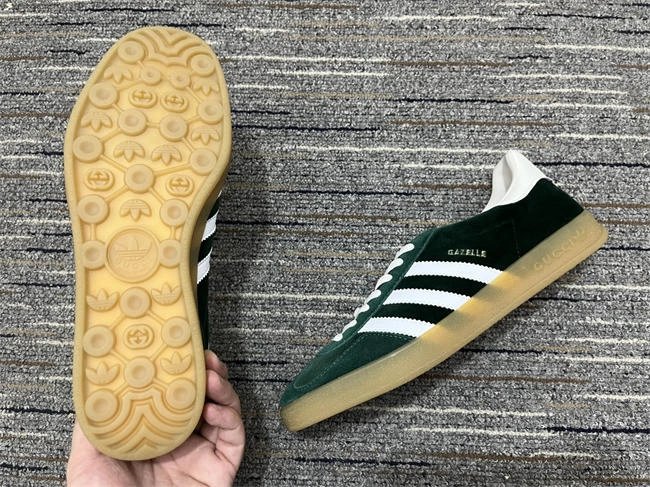 ontrend g*u*i x Ad*s 44